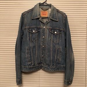 Levi’s trucker jacket